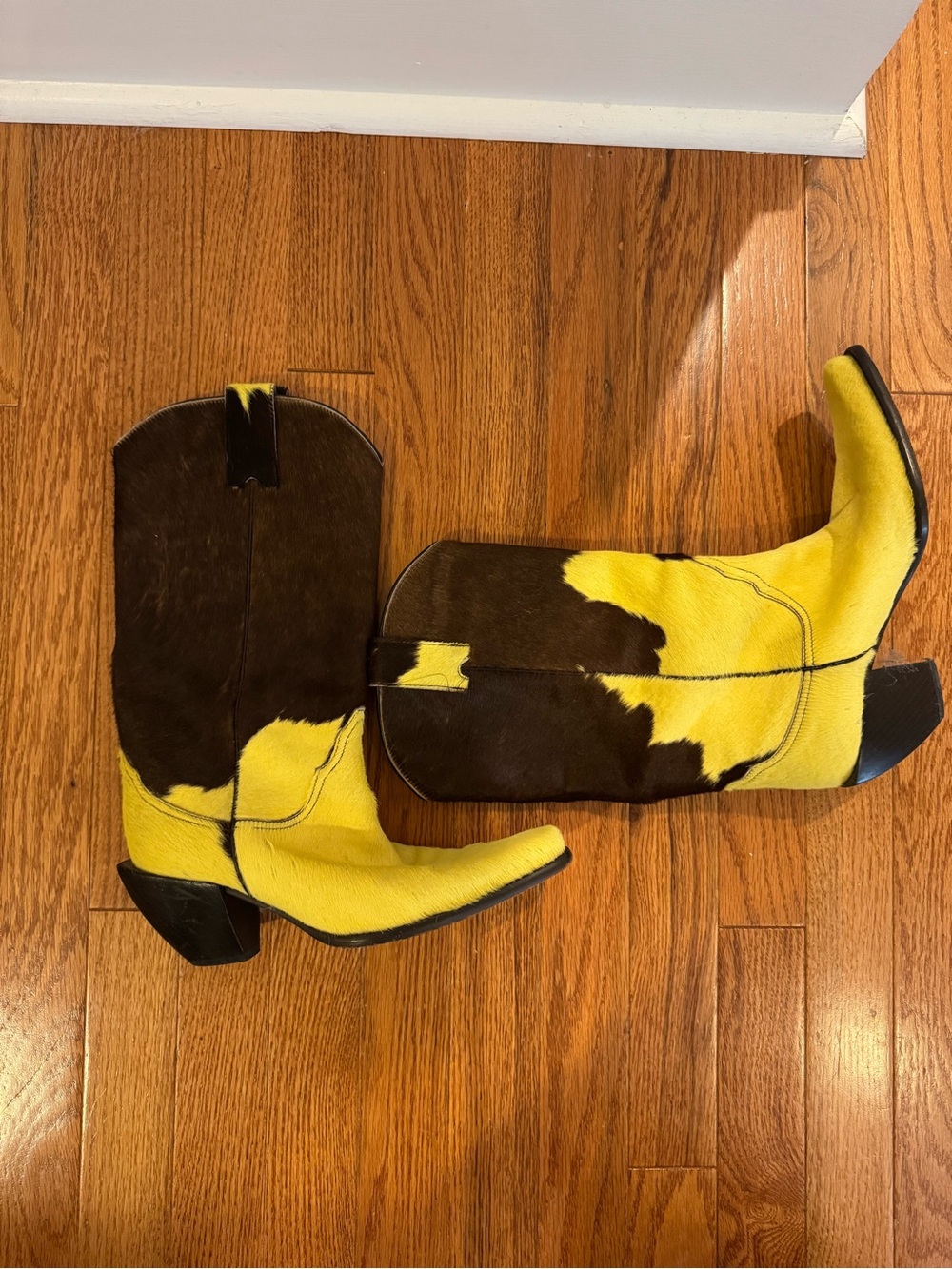 Made in Italy Donald J. Pliner Yellow and Brown Cowhide Western Boots